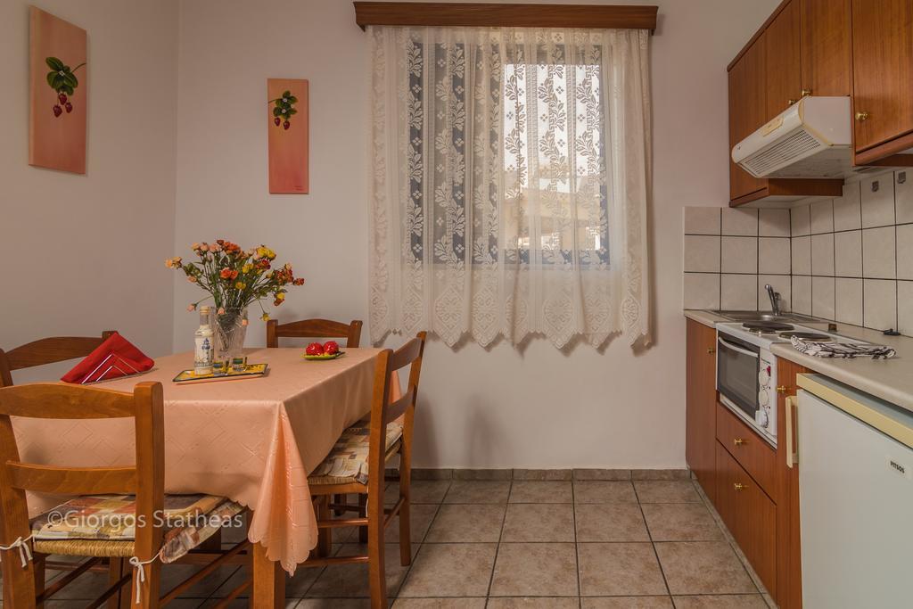 Roula Apartments Paleokhóra Eksteriør bilde