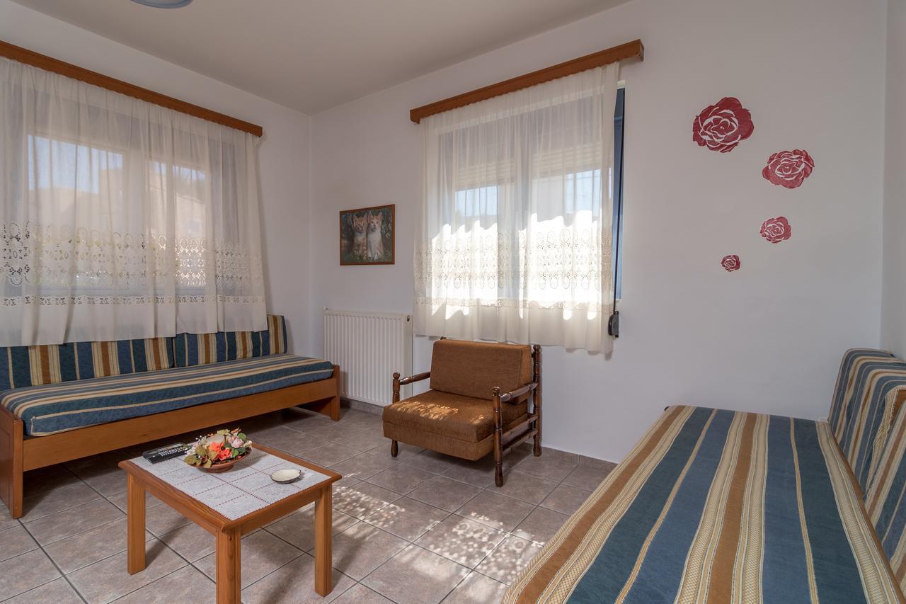 Roula Apartments Paleokhóra Eksteriør bilde