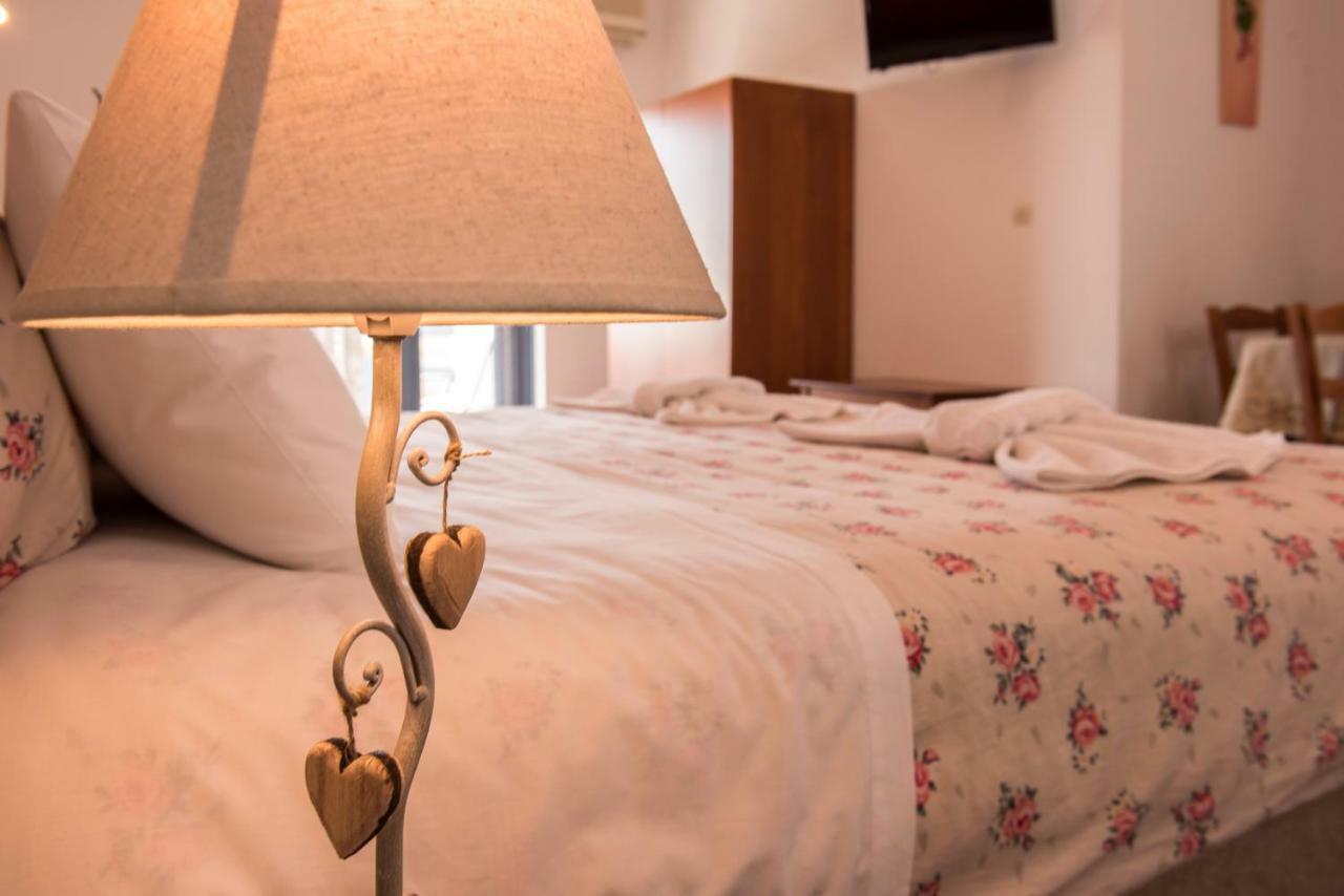Roula Apartments Paleokhóra Eksteriør bilde